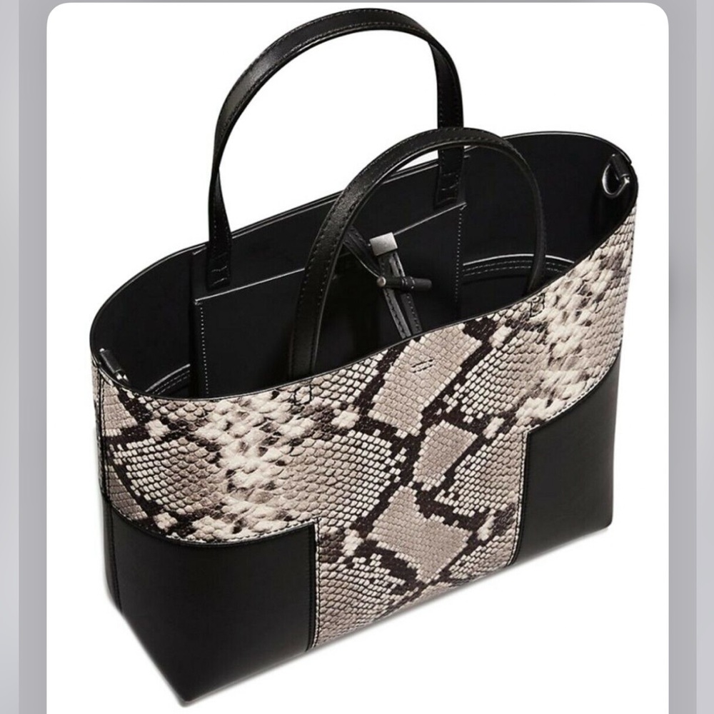 ❤️👜TORY BURCH❤️👜 Block-T Embossed Mini Tote